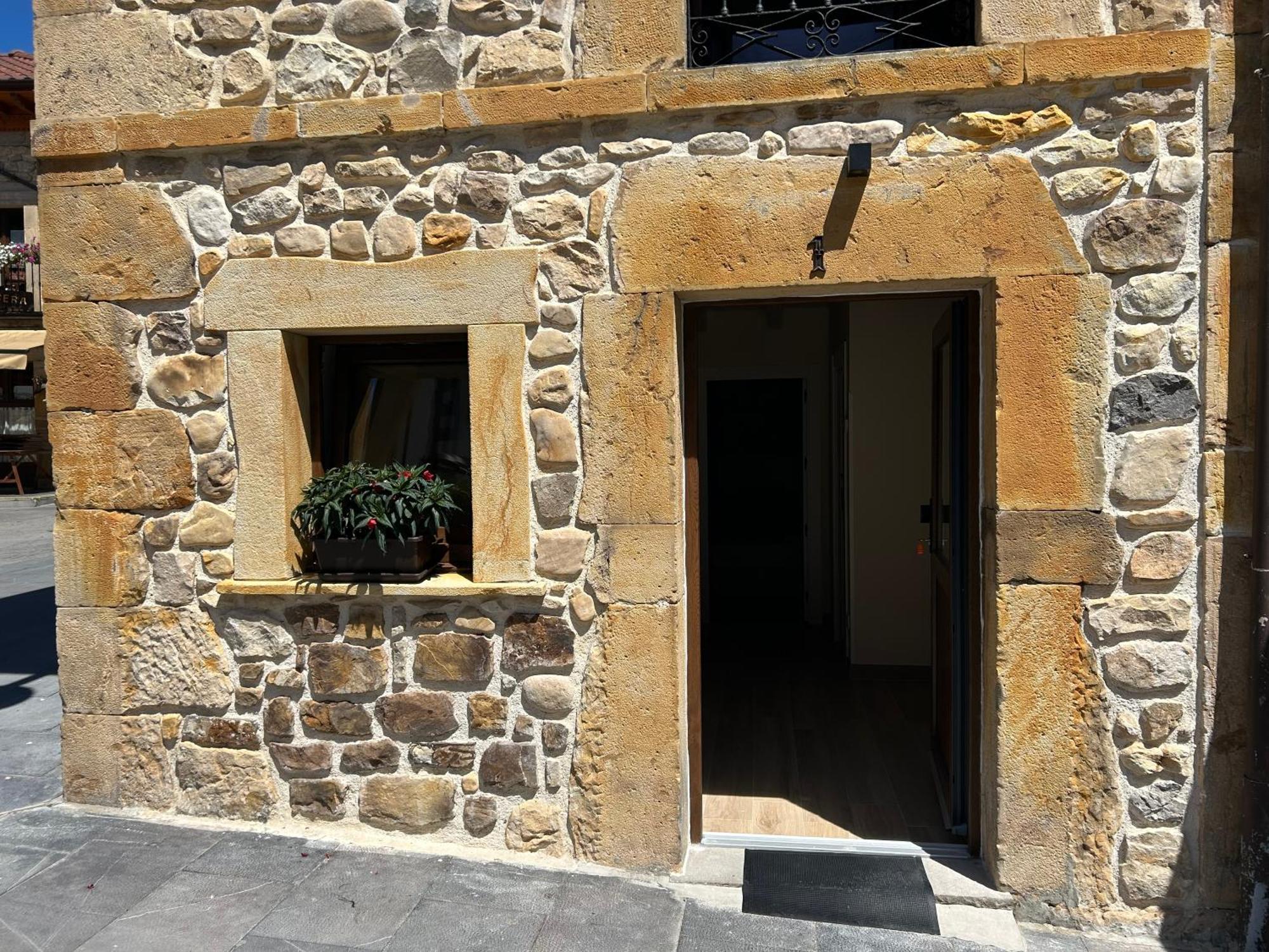 Apartamentos San Roque Arenas De Cabrales Exteriér fotografie